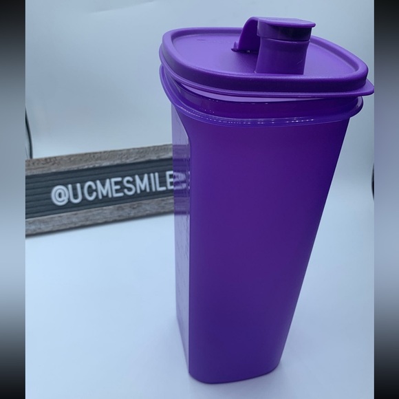 Tupperware Fridge Water Bottle 2L - Picture 4 of 5